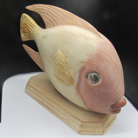 LARGE WOOD CARVED FISH.  APPROX. 15 X 9 INCHES. - Picture 2 of 10